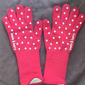 Beets & Berry Pink & White Polka Dot Knit Oven Gloves